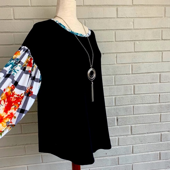 Tops - Floral Balloon Sleeve Blouse